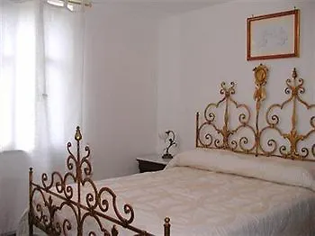Rodrigo De Vivar Hotel 3*
